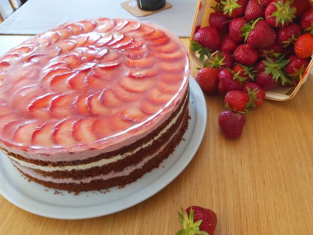 leckere Erdbeer-Mascarpone Torte