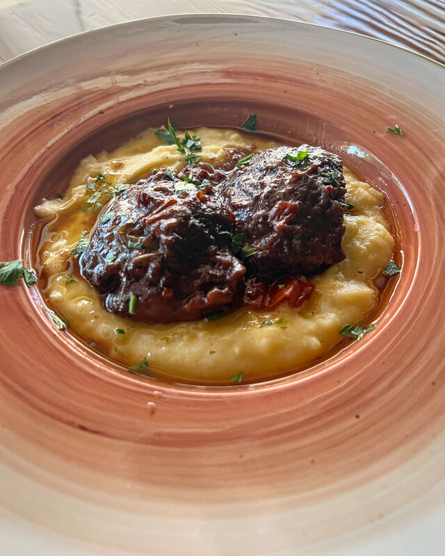 Carrillada con base de parmentier / Pork Cheeks