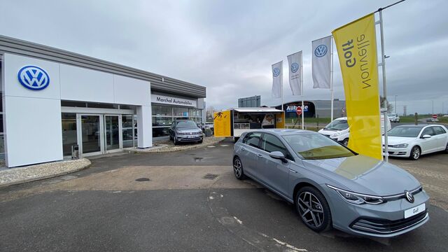 Journée porte ouvert volkswagen Chalons en champagne
Dégustation en verrines :
snaking et rougail saucisse & sauce crevette 