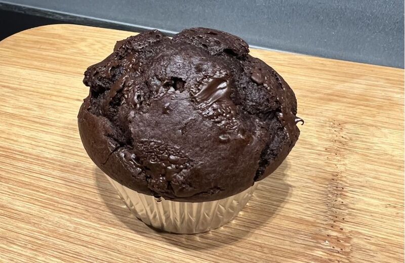 Muffin chocolat noir et cacao.
