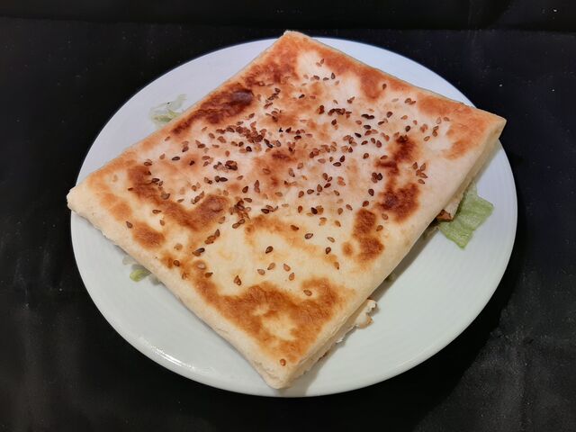 GALETTE AU SESAME
farcie à la viande ou fromage