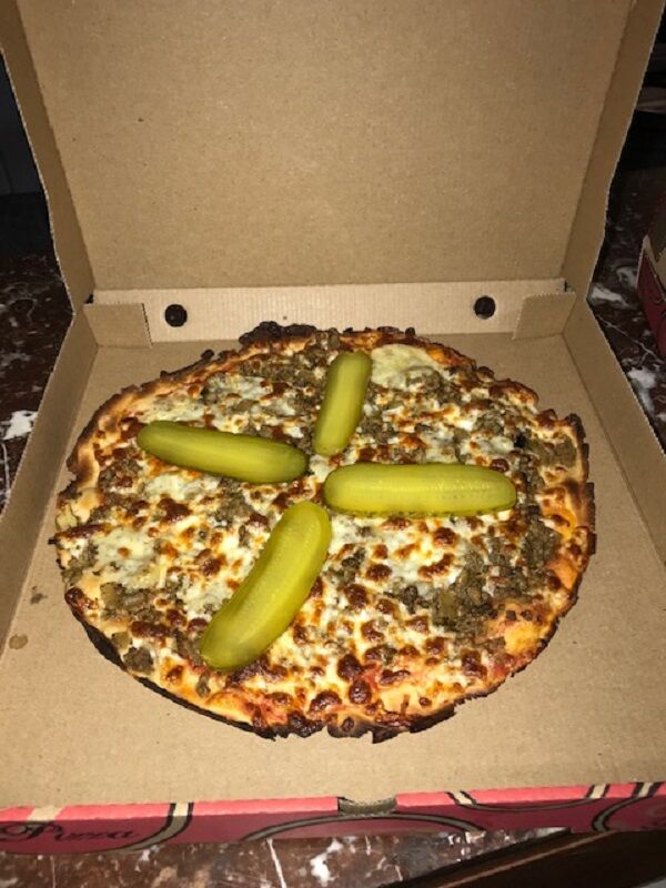 PIZZA D'ANNIE
BASE TOMATE, VIANDE HACHÉE ET OIGNONS,BEAUFORT, 