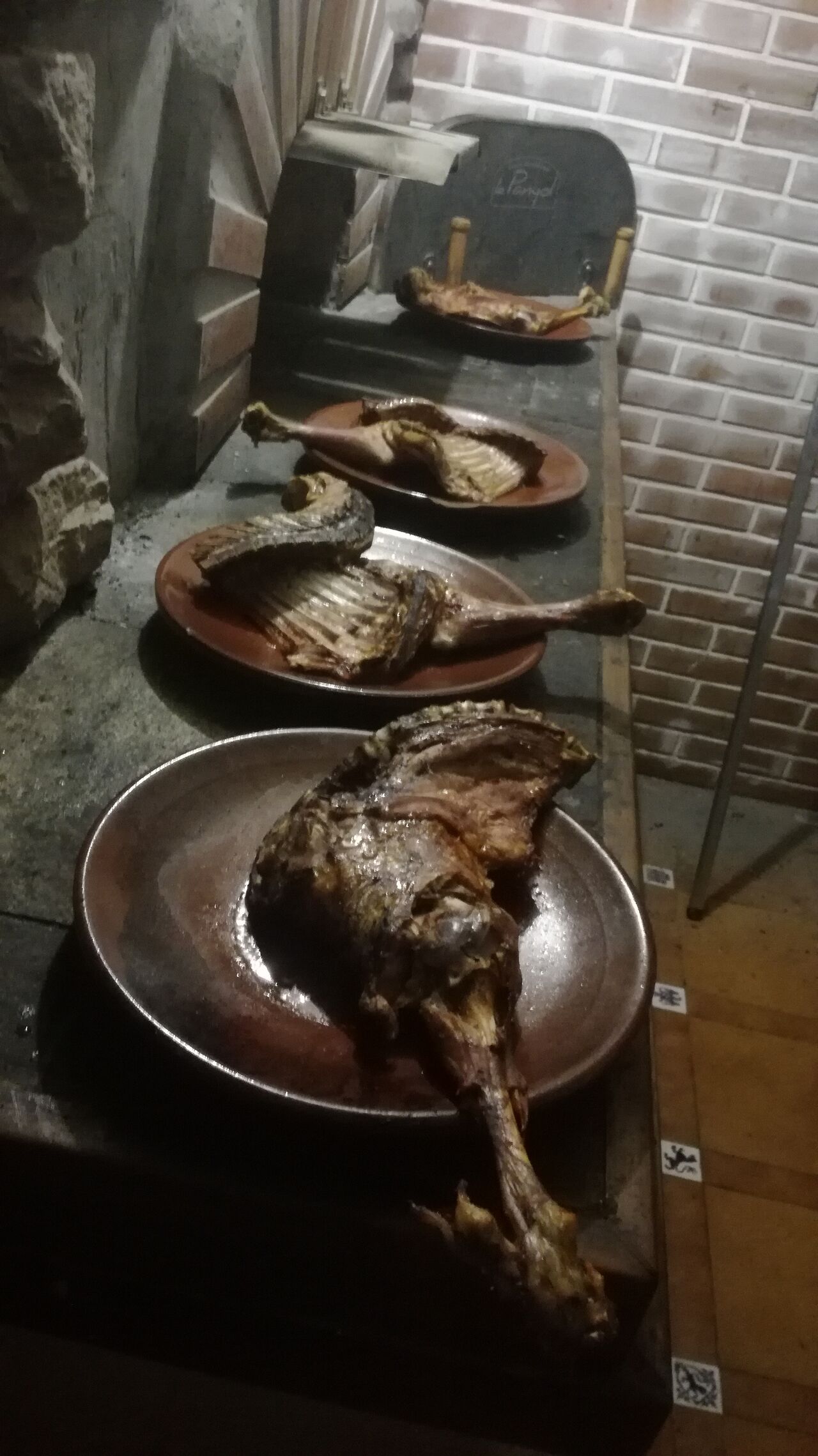 Cuartos de Lechazo saliendo del Horno