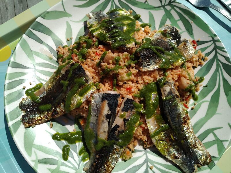 Couscous froid de poisson ( filet de sardines à la plancha, pesto de coriandre)