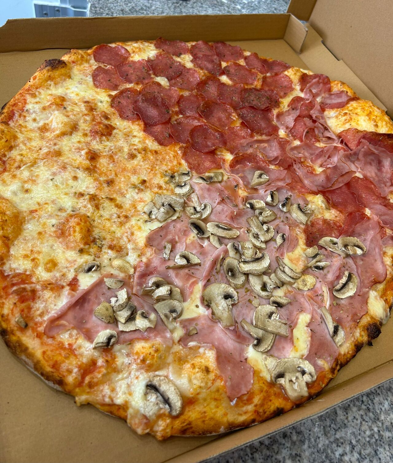 MAMA‘S JUMBOPIZZA 50x50