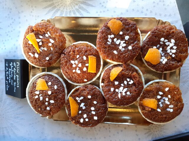 Petits pains d épices de Noël sans gluten ni lactose. Savoureux mélange de farines de riz et de châtaigne...