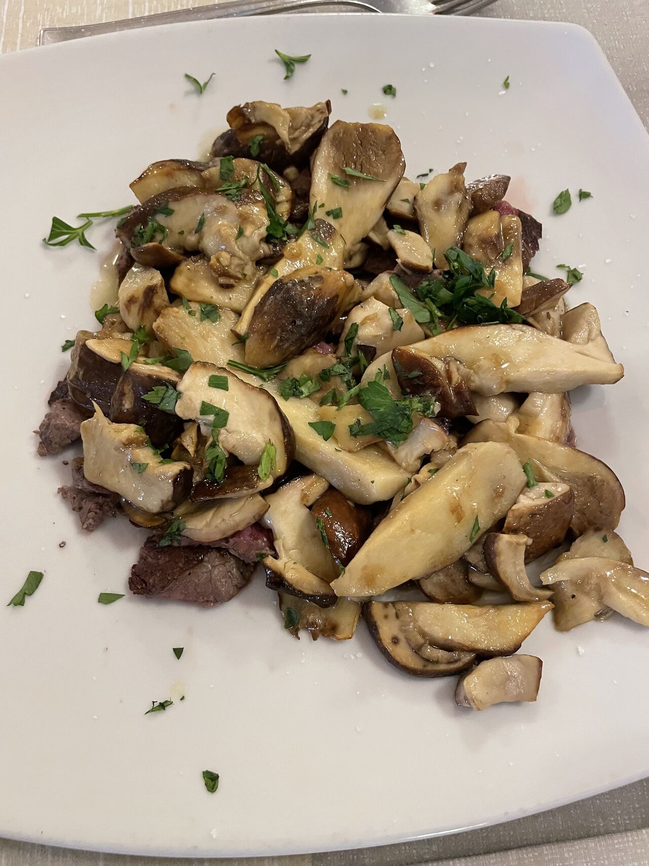 TAGLIATA AI FUNGHI PORCINI 