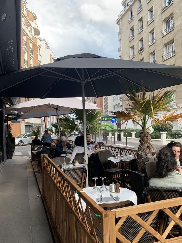 La terrasse du bistrot du parisien