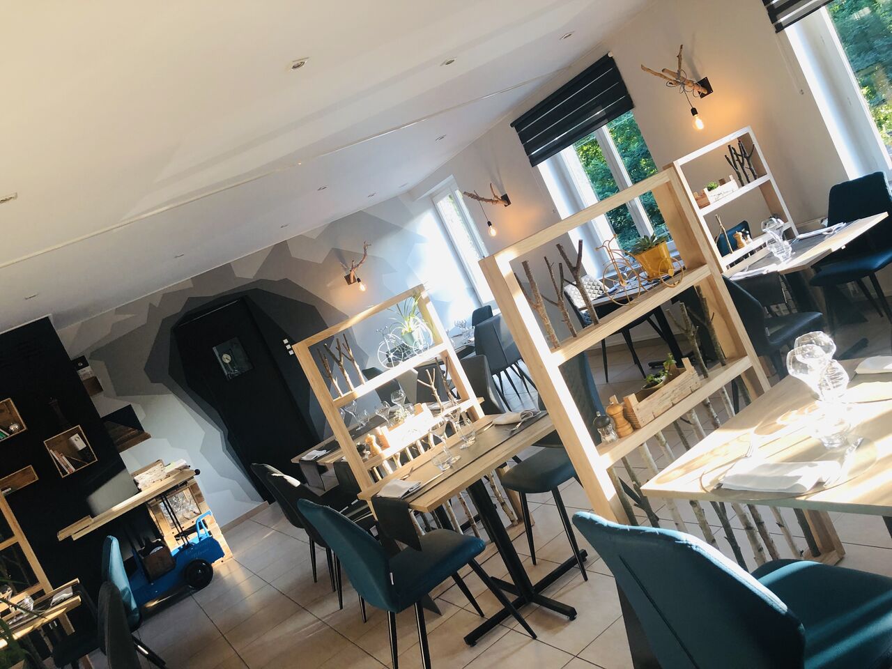 Salle principale rénovée et climatisée 2019