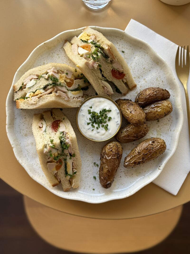 CLUB-SANDWICH SUMMER