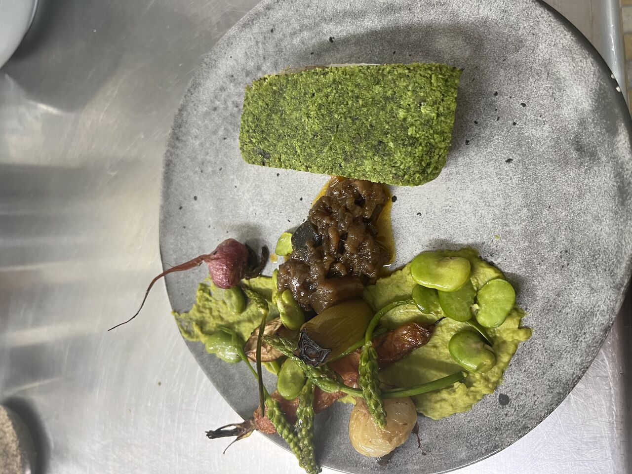 Pavé de Cabillaud rôti , ail des Ours