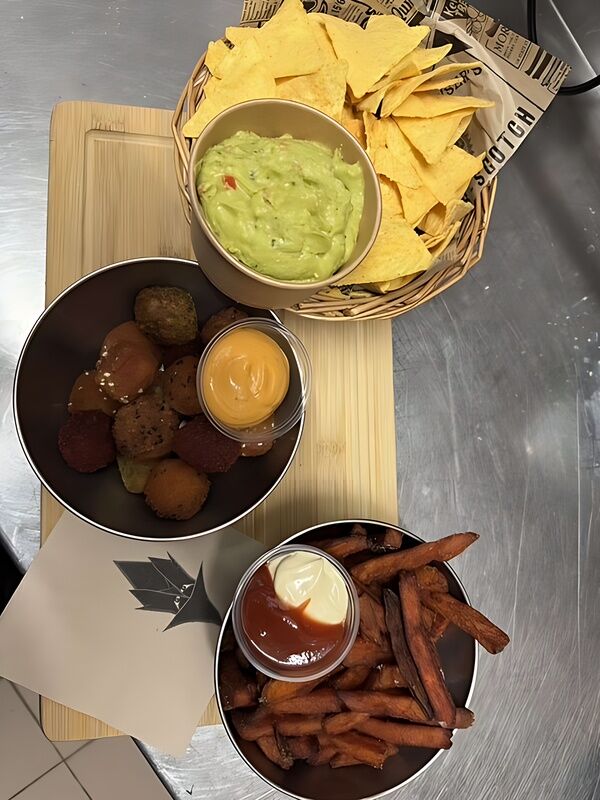 FRITE PATATE DOUCE / GUACAMOLE / FALAFELS