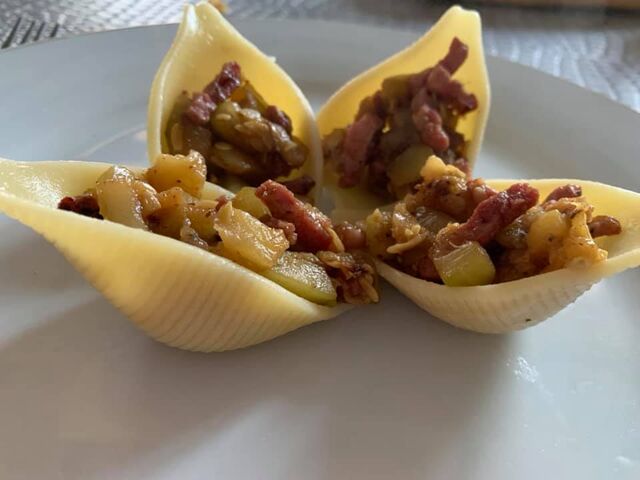 Pâtes farcies courgettes lardons