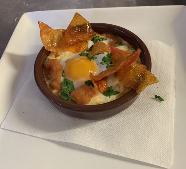 Œuf cocotte concassées de tomates 