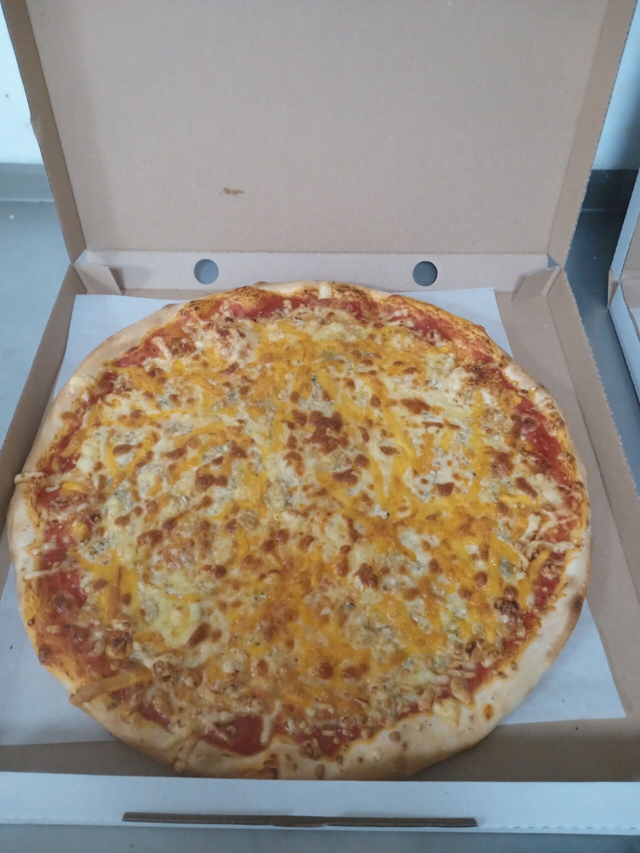Syrová pizza 
