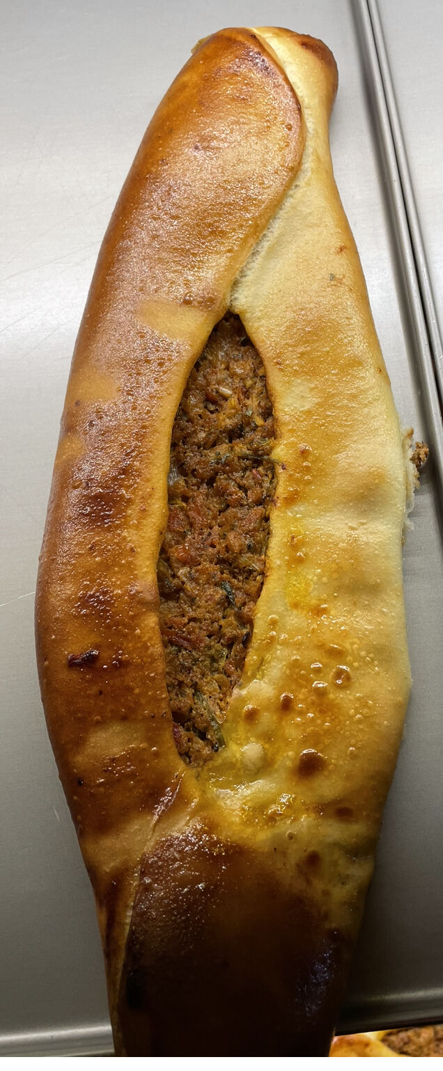Kiymali Pide
Pide mit Hackfleisch 
