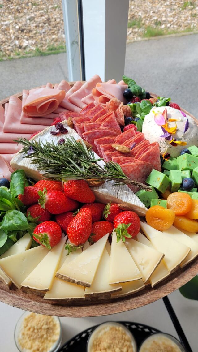 Plateau de fromage et charcuterie