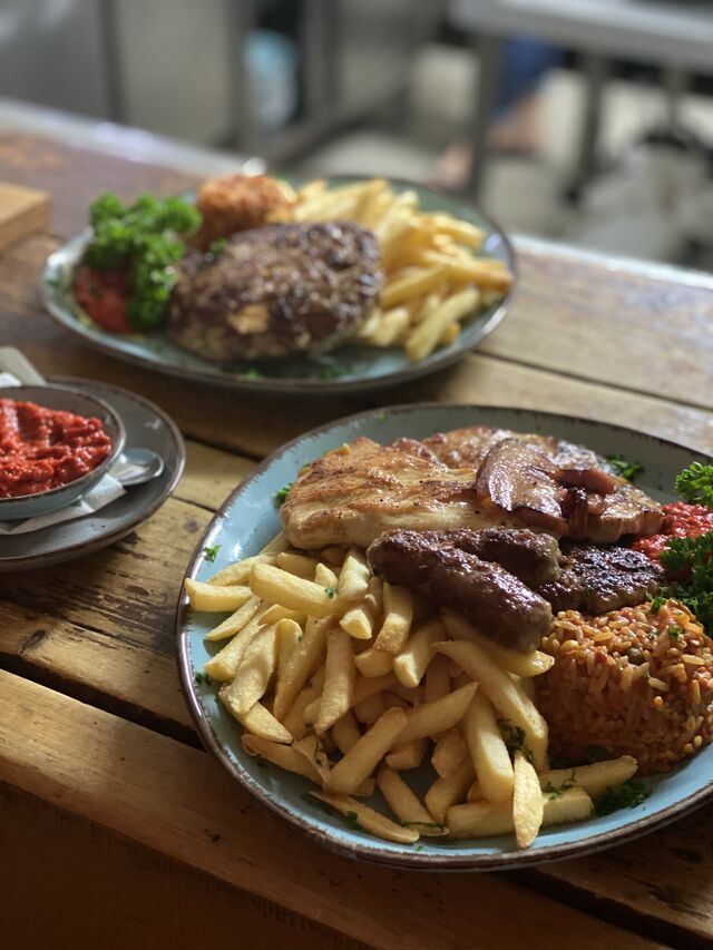 Grillteller & Pljeskavica