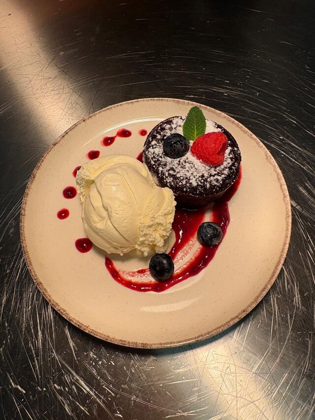 Čokoládový fondán s vanilkovou zmrzlinou