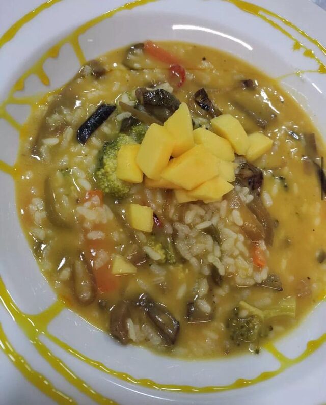 Arroz con verduras y aguacate