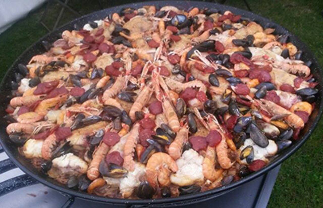 PAELLA ROYALE POISSON ET FRUITS DE MER