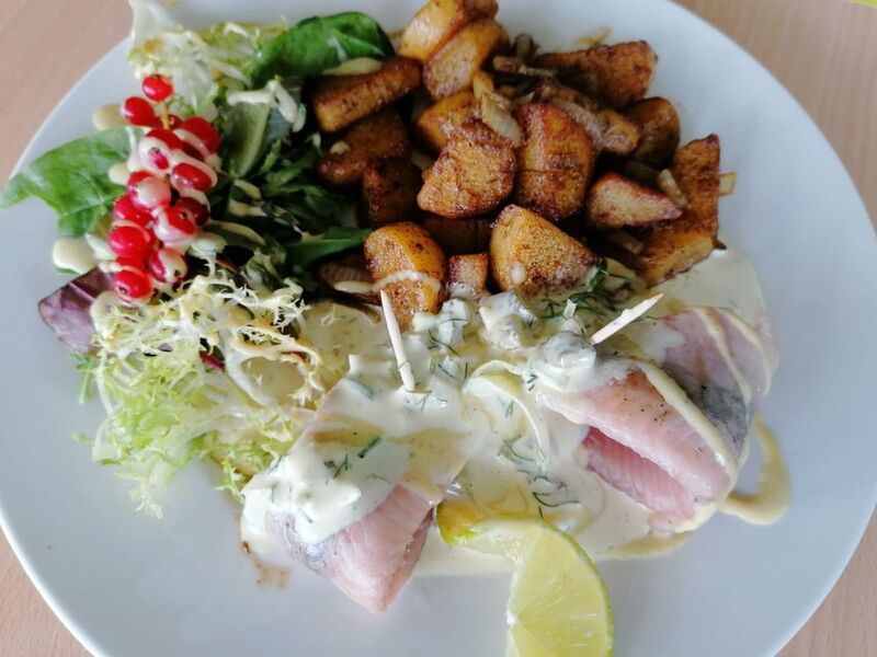 Matjes mit Bratkartoffeln