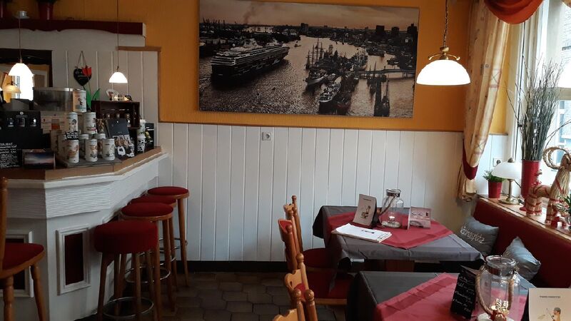 Mit Blick auf Hafen Hamburg