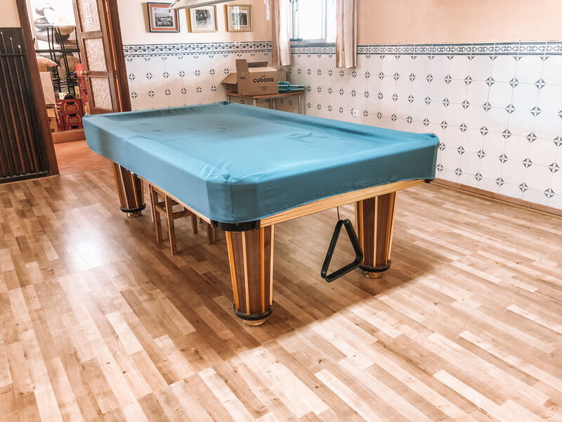 Temos mesa de bilhar.