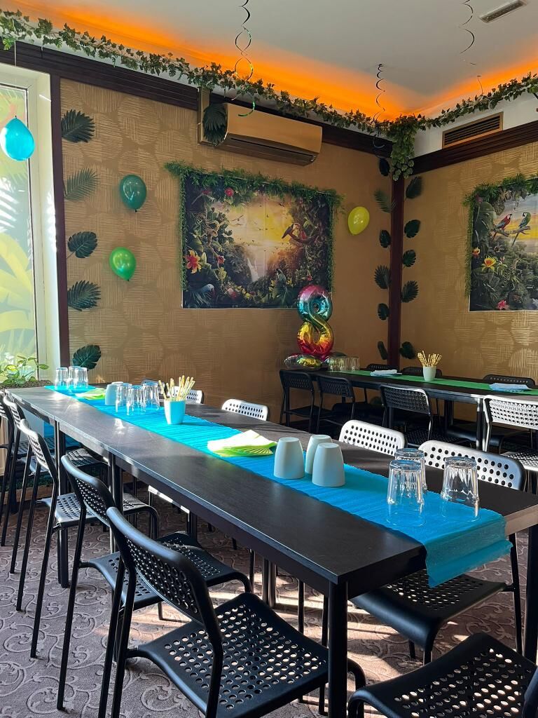 Uspořádání stolů při uzavřené herně