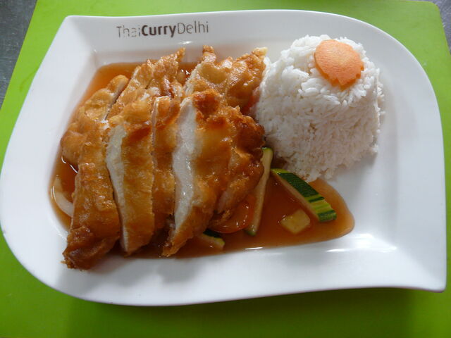 Paniert Hähnchen Süß Sauer 10,80€