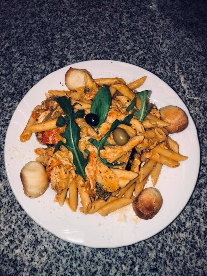 Penne mit frischem Basilikum