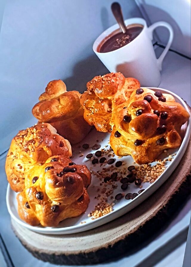 Pain au beurre-
Chocolat chaud Antillais 