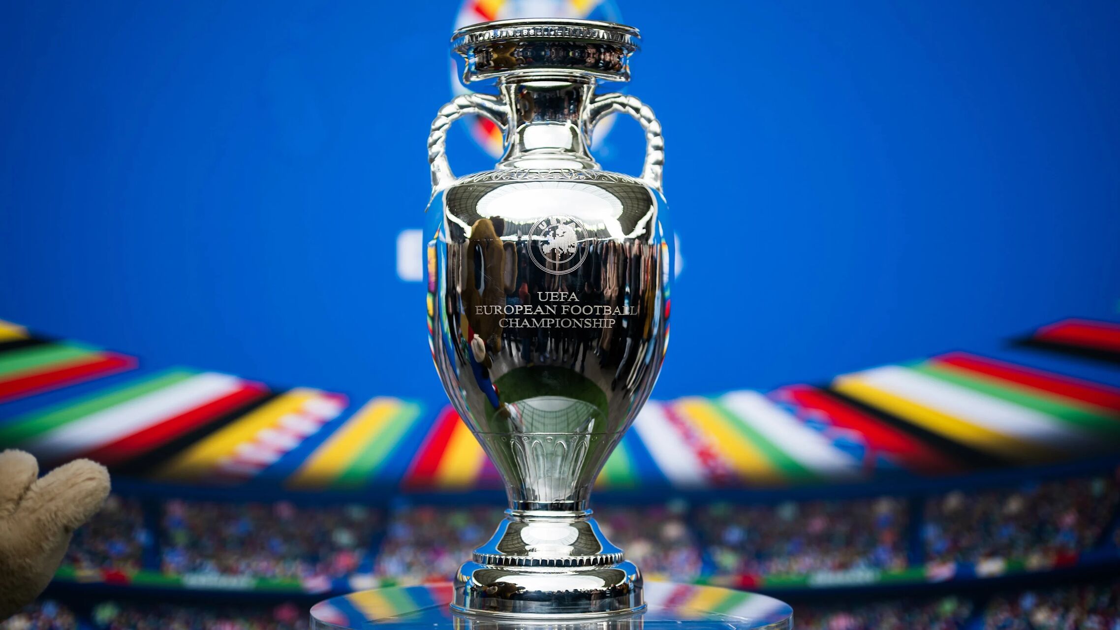 14 JUL - EM FINAL & LIVE MUSIC