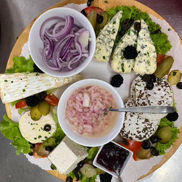 gemischte Käseplatte ( gegen Vorbestellung) 