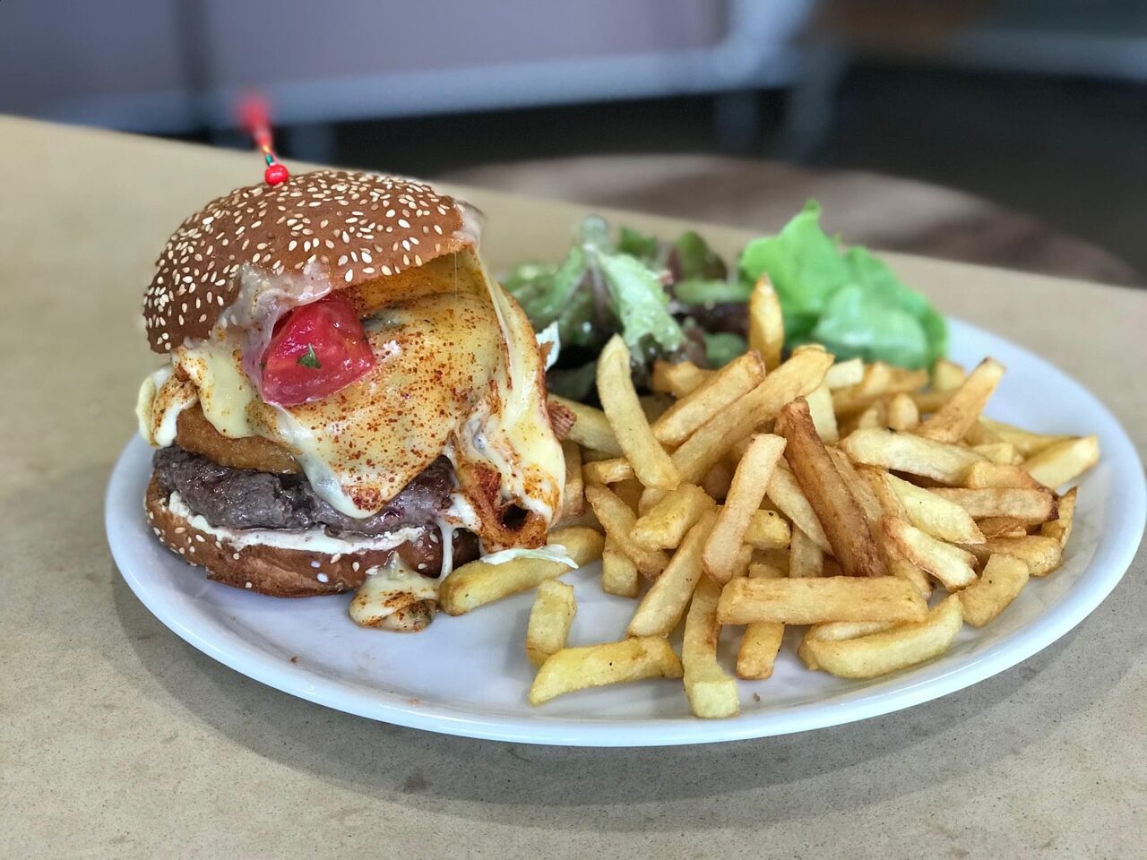 BURGER ÉPHÉMÈRE NUMÉRO 220 :
LE JACKY !