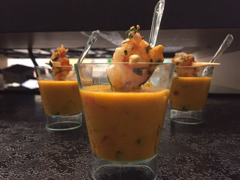 Paprikasüppchen mit Garnelen