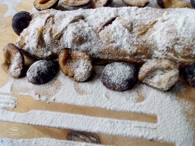 Warkocz z śliwkami
cena 11.00 zł 