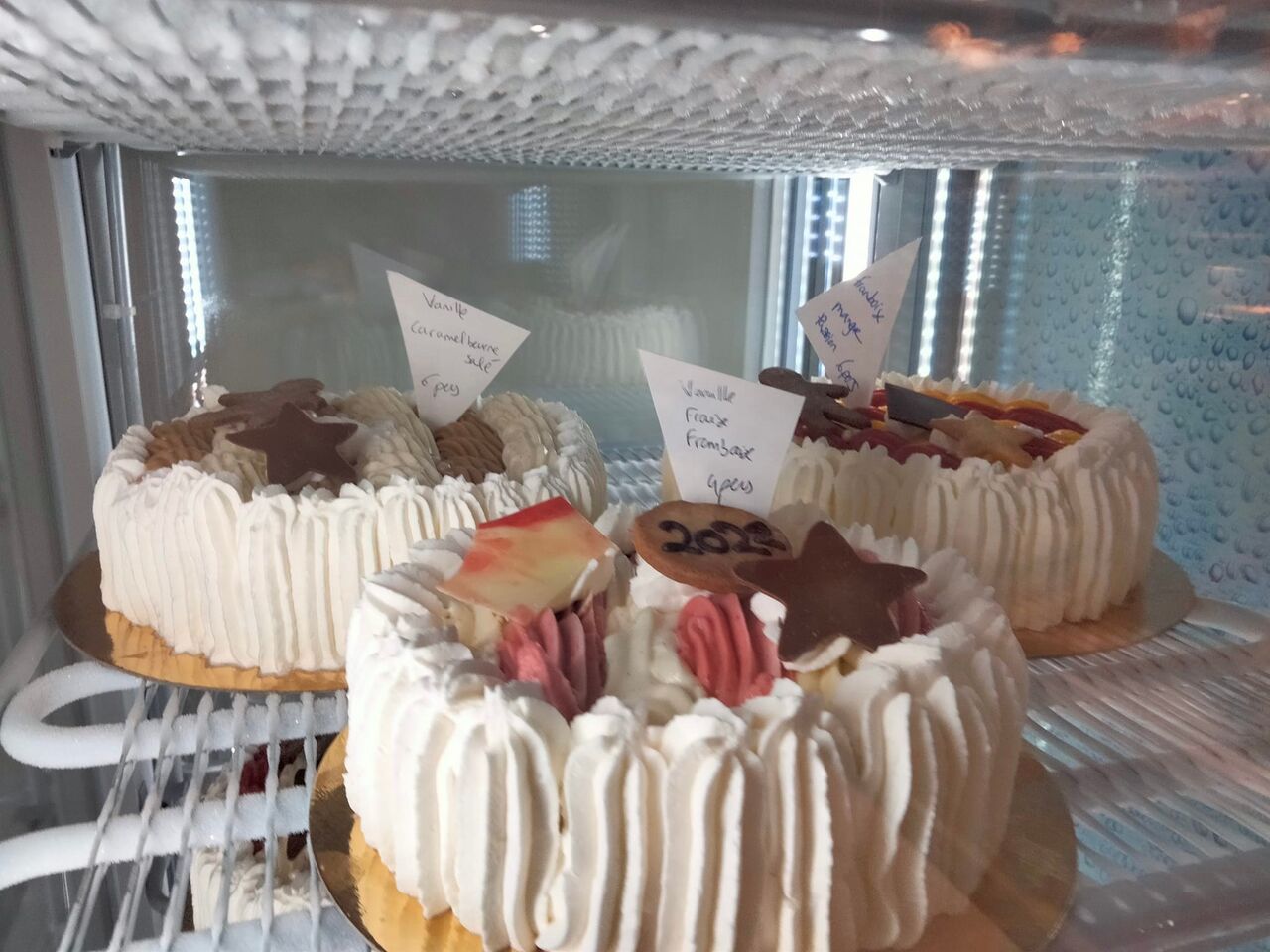 Nos vacherins fabriqués maison, avec les glaces de 