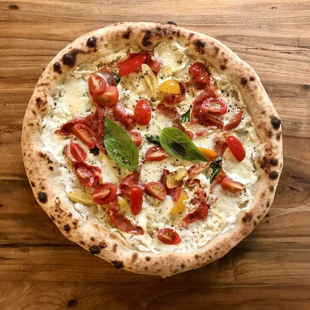 Une pizza du moment! - Juillet 2022
(Nossa Pizzeria Sète)