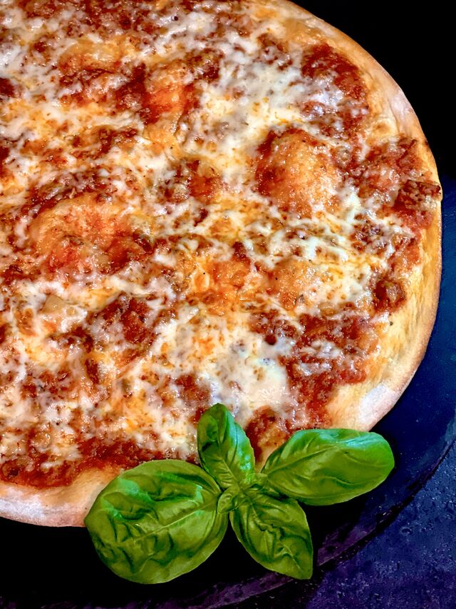 18. Pirata
€9,30
(A C G L)
Bolognesesauce und Goudakäse
