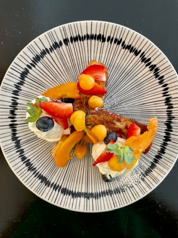 Brioche perdue, fuits de saison et chantilly vanille