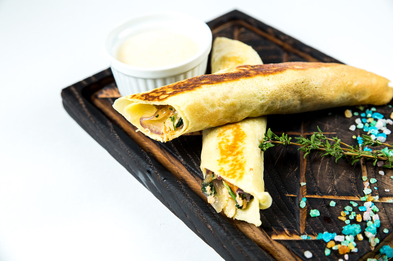 Млинці з горбушею та шпинатом.