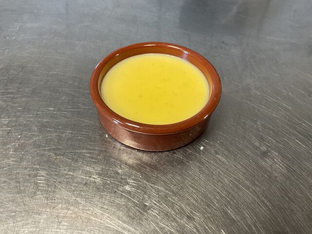 Préparation crème brulée.