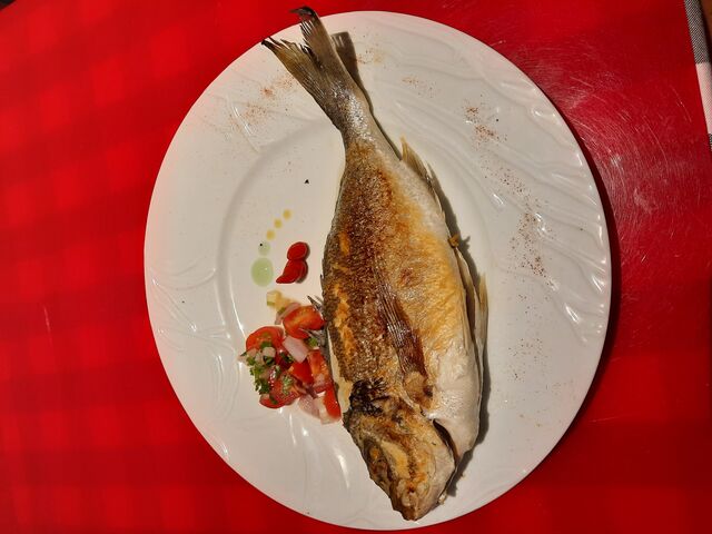 Daurade Royale tout simplement grillée au four ,et fourrée de thym de St Cézaire !!!