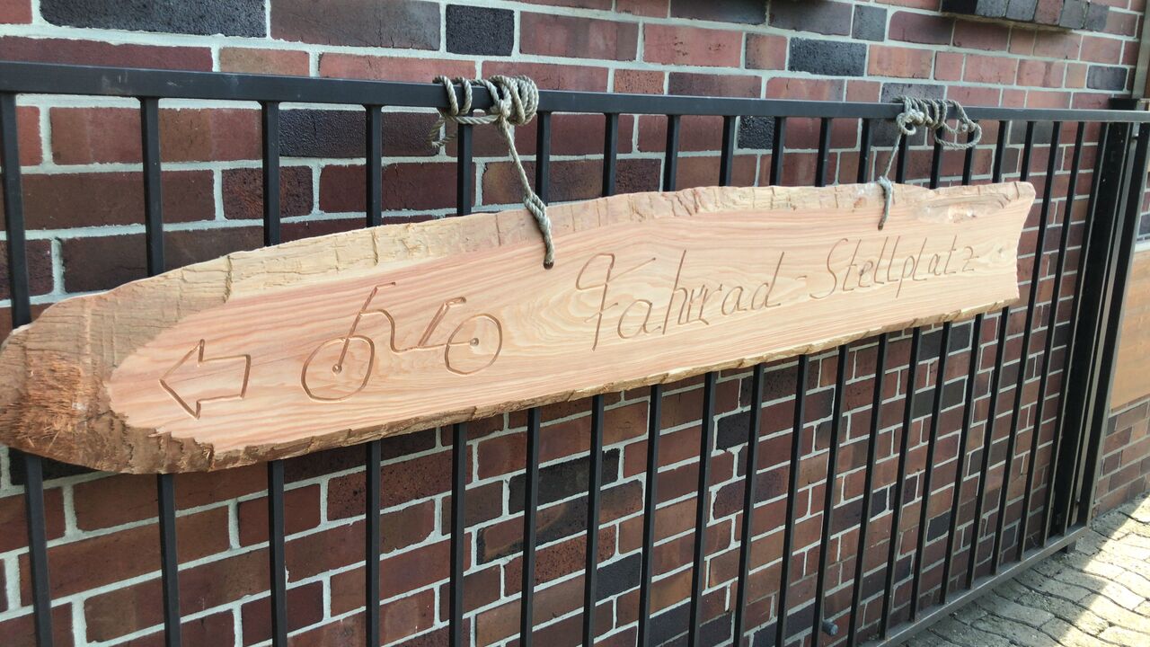 Fahrrad-Parkplatz im Garten