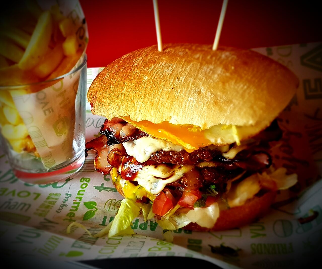 Hamburguesas Big Boy!!! (6 diferentes)
Doble burguer 240 gr. de carne 100% a la parrilla.
Pan Mollete recién horneado
