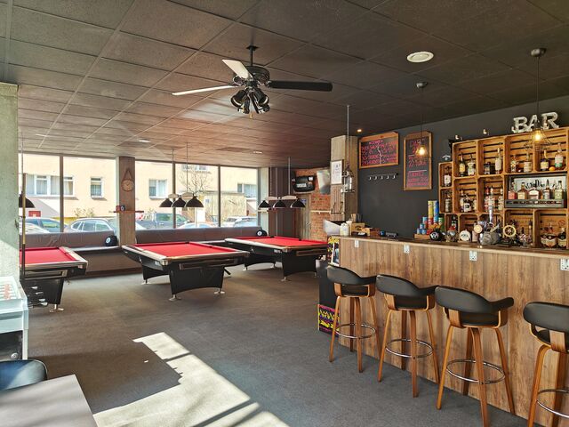 Sala główna z barem 