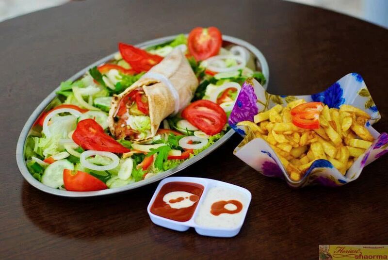 Shaorma de pui la lipie + cartofi si sos