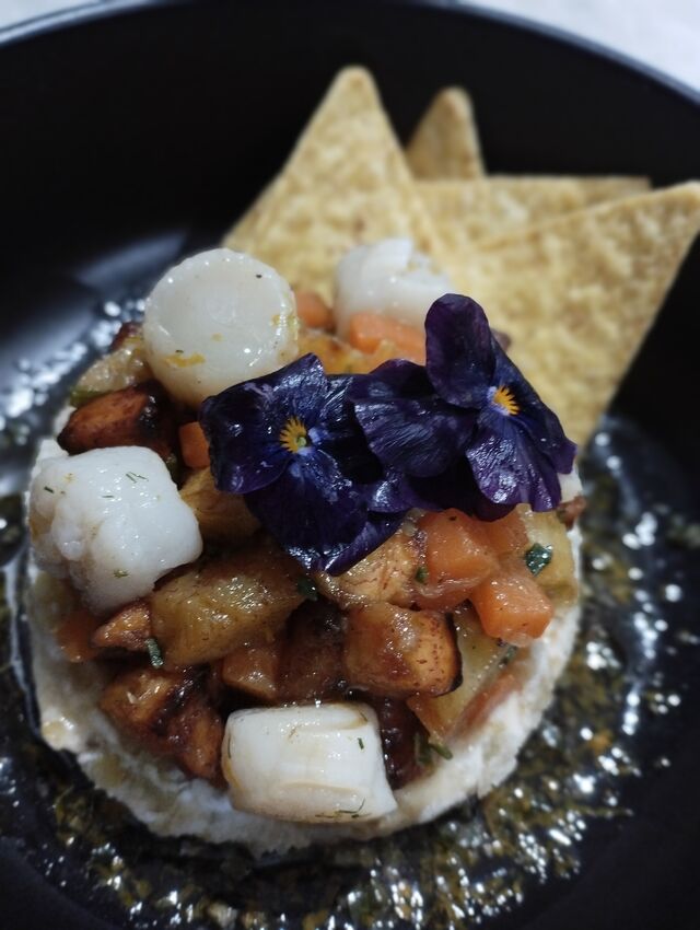 MELI MELO DE BANANE PLANTAINS- NOIX DE SAINT JACQUES - VINAIGRETTE AUX AGRUMES 