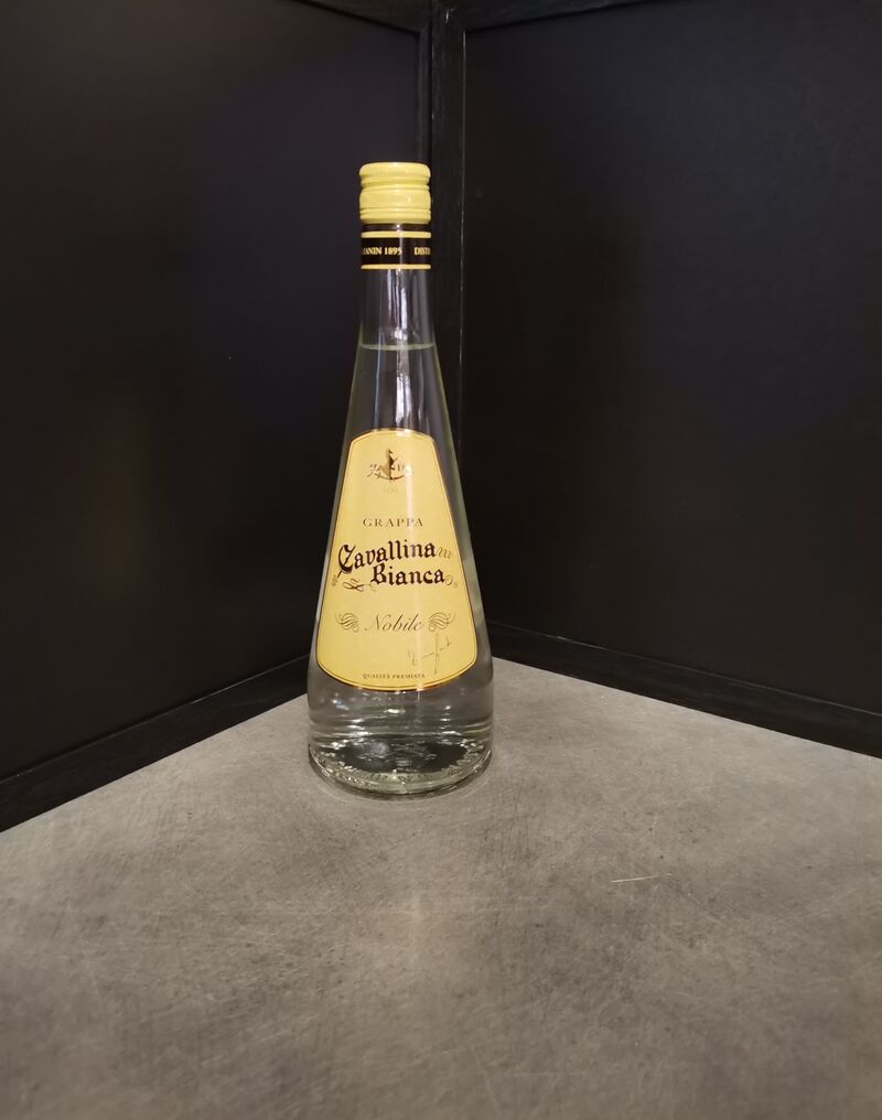 Grappa Cavallina Bianca 70cl=23.50€ 